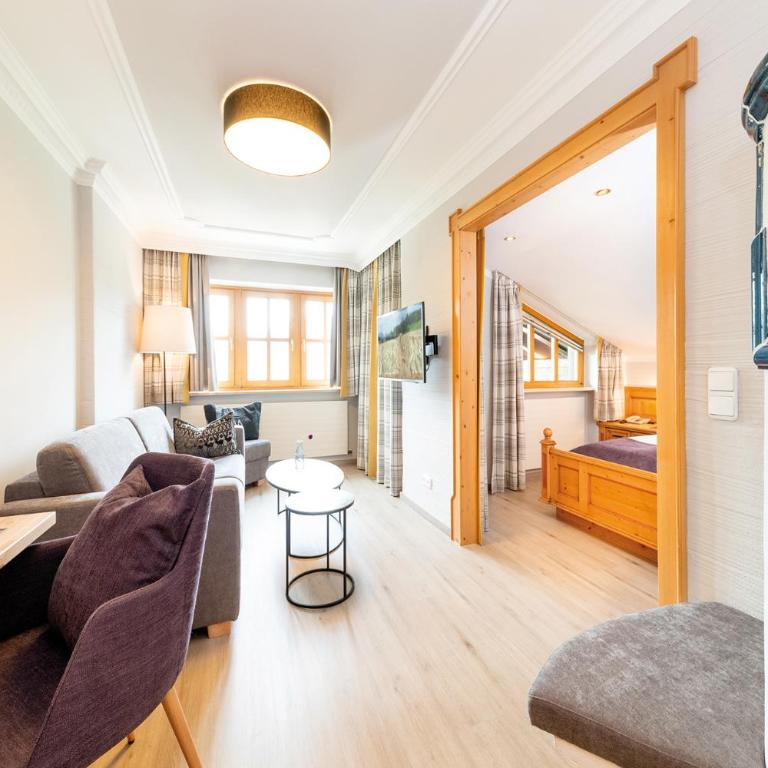 Übergossene Alm Resort - Family Room - 11