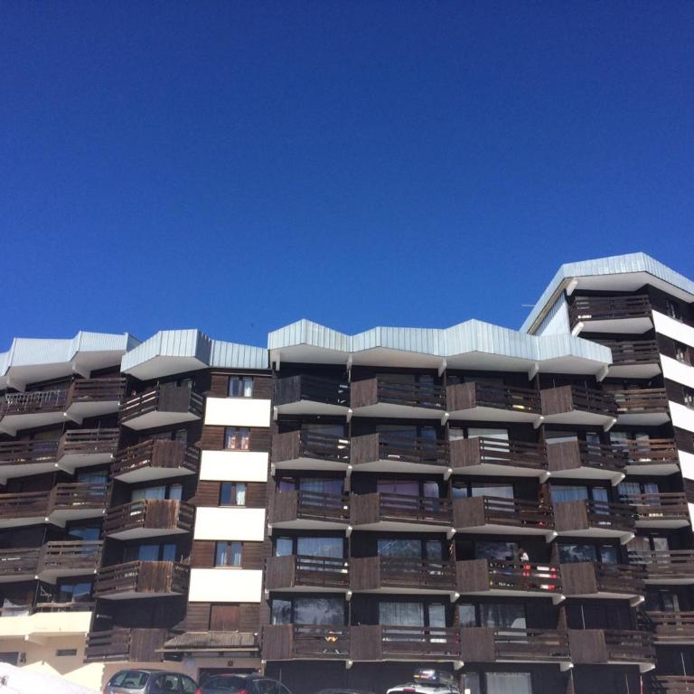 Studio charmant proche pistes et commerces avec parking, balcon, animaux acceptés - FR-1-445-210 - Estudio - 10