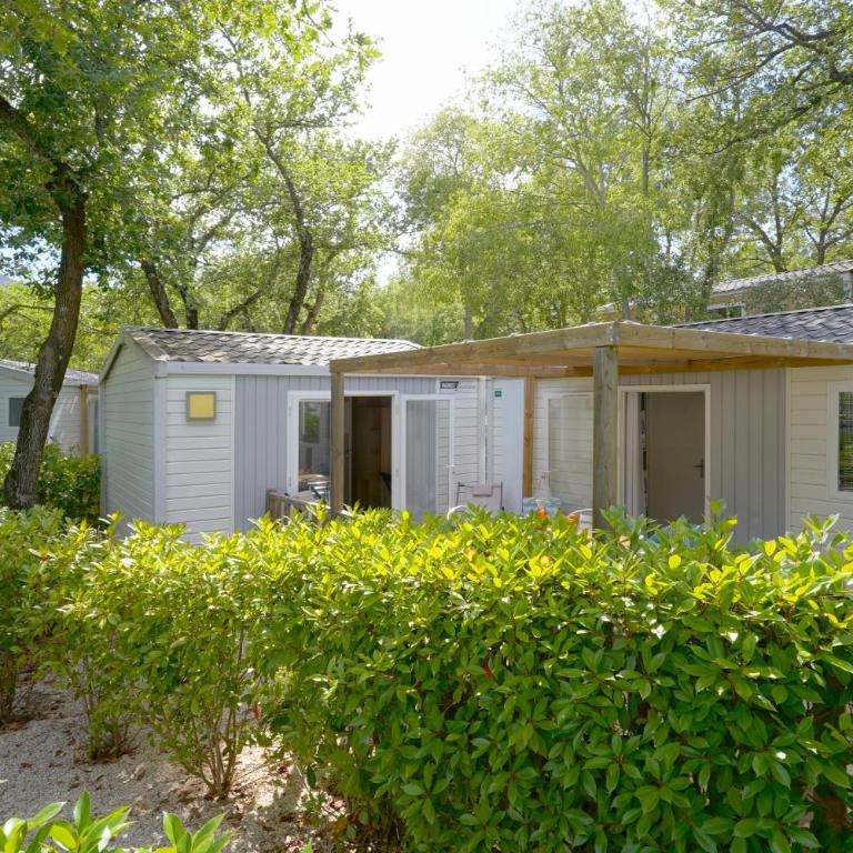 Camping Le Bois Fleuri - Mobil-Home Suite Charme 6p - 1