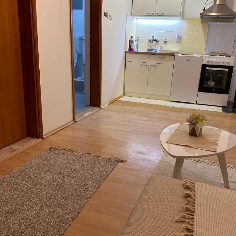 Lovely one bedroom - Apartman sa 1 Spavaćom Sobom - 6