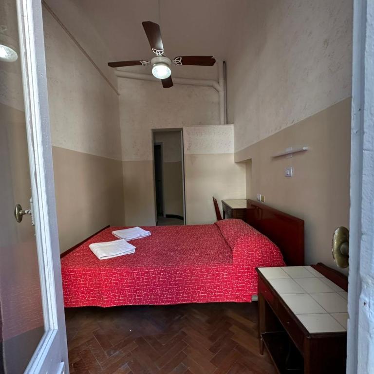 Recoleta 680 - Habitación Doble con baño privado - 2
