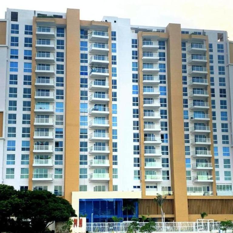 Confortable Apartamento Sector Bello Horizonte Santa Marta - Apartamento con vistas y balcón - 1