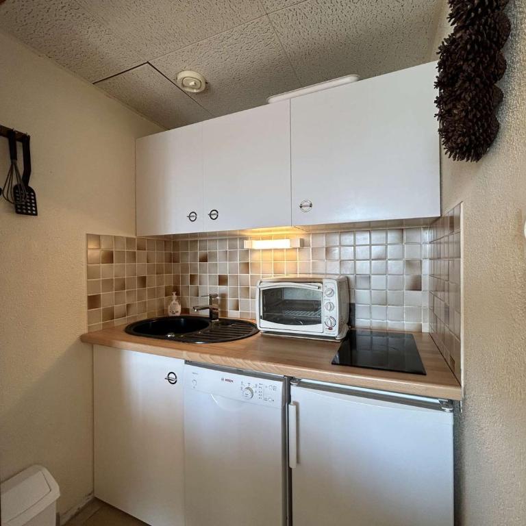 Studio montagne 4 pers. avec balcon, pistes à 100m, parking, local à skis - Montgenèvre - FR-1-330D-77 - Apartamento (4 adultos) - 4