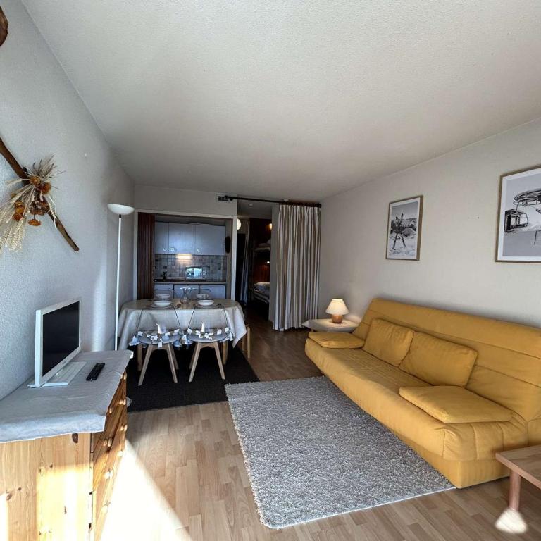 Studio montagne 4 pers. avec balcon, pistes à 100m, parking, local à skis - Montgenèvre - FR-1-330D-77 - Apartamento (4 adultos) - 1