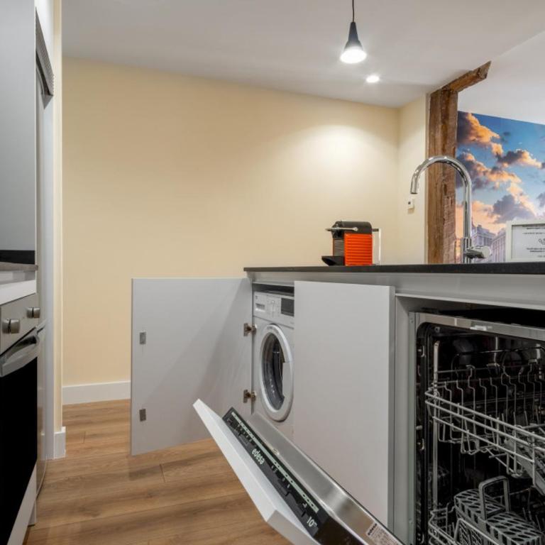 Central and bright - 2Bedrooms 2Bathrooms-Malasaña - Apartment - 11