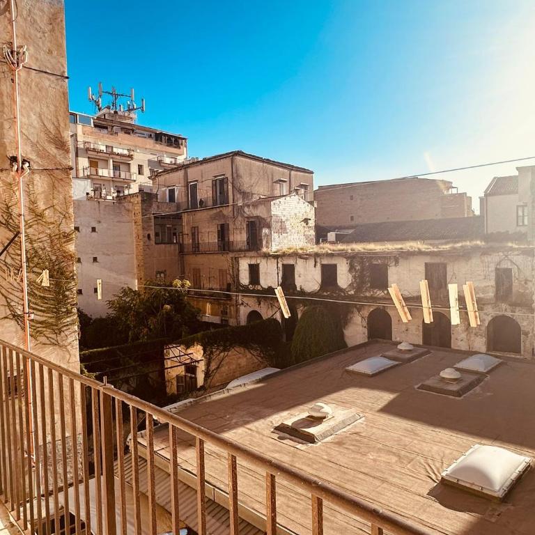 Casa nonno Enrico in via Oreto - Double Room with Shared Bathroom - 5