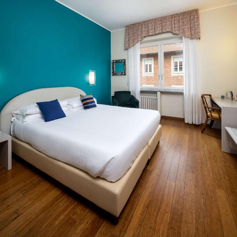 Best Western Hotel Crimea - Standard Queen Room - 2