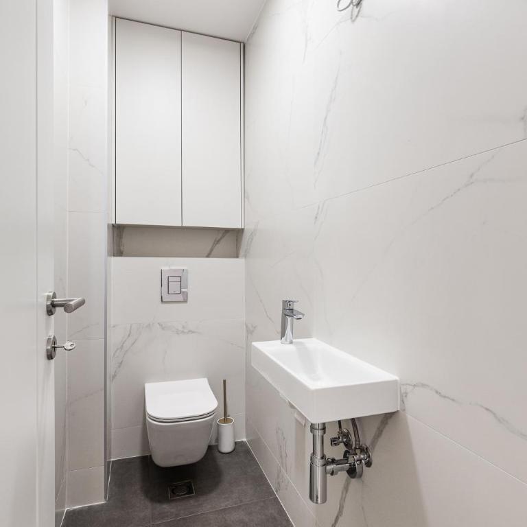 TRE Apartments - Two-Bedroom Apartment with Sea View - 8