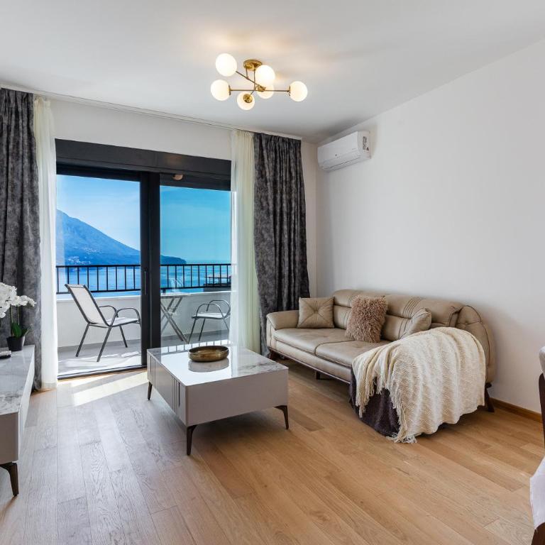 TRE Apartments - Two-Bedroom Apartment with Sea View - 6