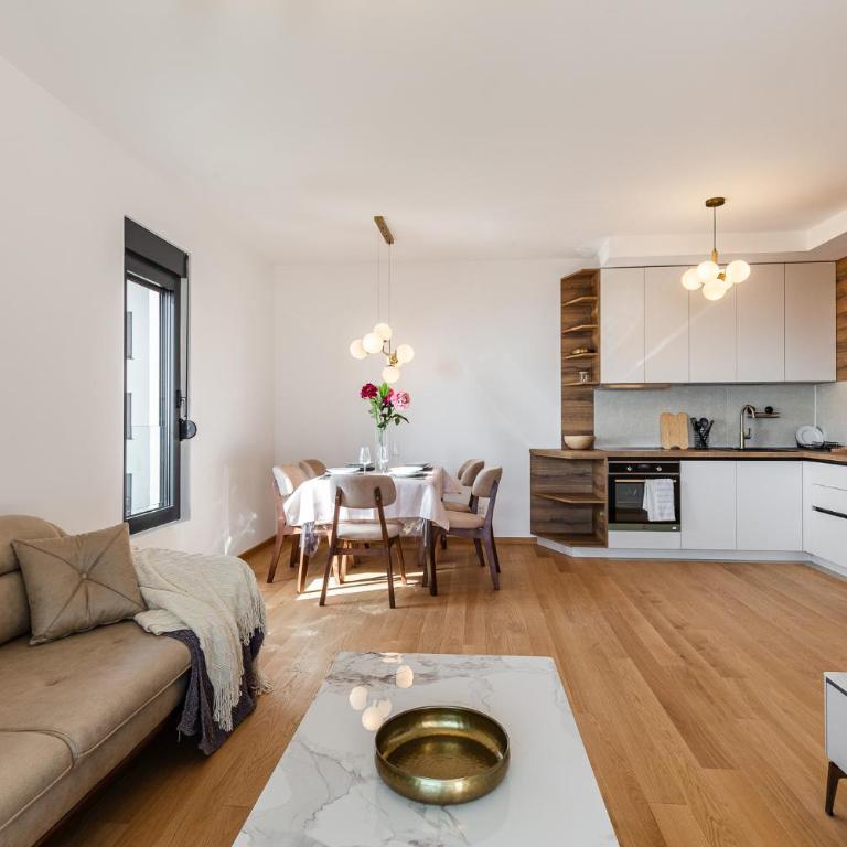 TRE Apartments - Two-Bedroom Apartment with Sea View - 7
