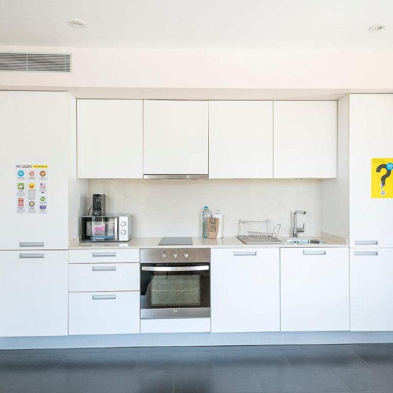 Lugaris Beach Apartments - Apartamento Business - 4