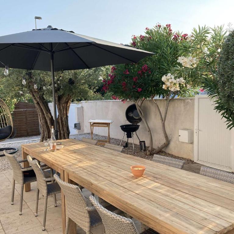 Belle villa spacieuse avec piscine privée, semi climatisée- 10 couchages, wifi, proche canal du midi et à 4 km de la mer LXPIN7 - Maison 4 Chambres - 2