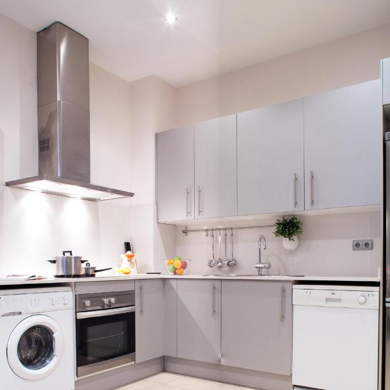 Feelathome Mozart Apartments - Two-Bedroom Apartment with Terrace - 6
