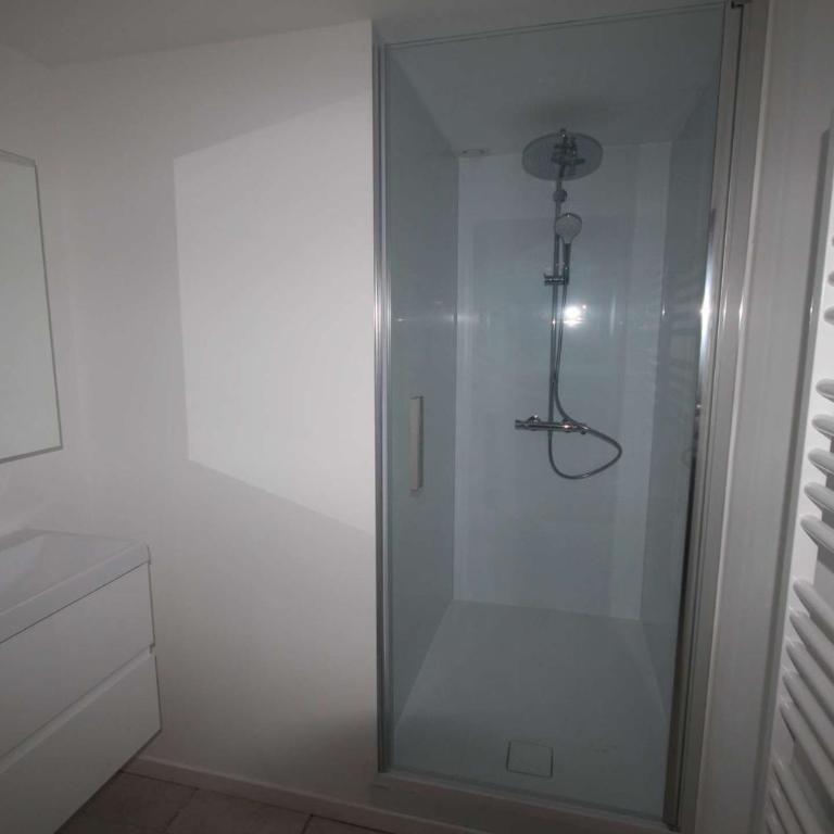 Belle villa spacieuse avec piscine privée, semi climatisée- 10 couchages, wifi, proche canal du midi et à 4 km de la mer LXPIN7 - Maison 4 Chambres - 15