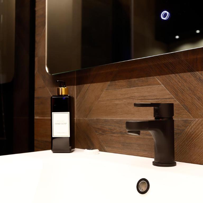 Spera Luxury Palermo & SPA - Deluxe King Room - 9