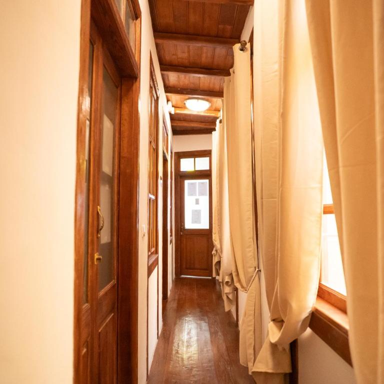 ALOJAMIENTOS NECANA - Quadruple Room with Private External Bathroom - 6