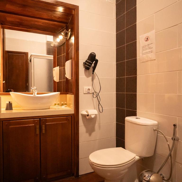 ALOJAMIENTOS NECANA - Quadruple Room with Private External Bathroom - 5