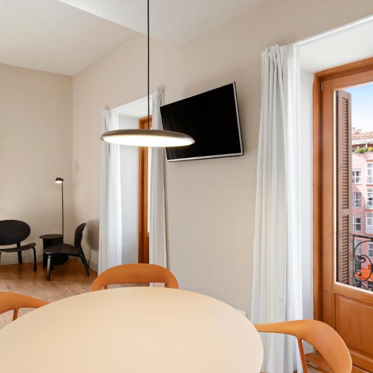 B&B HOTEL Apartamentos Madrid Centro Fuencarral 46 - Deluxe Apartment - 9