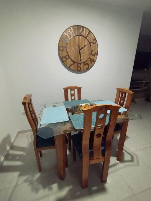 Apto Familiar con Escritorio Fácil Acceso Turístico - Apartamento de 2 dormitorios - 50