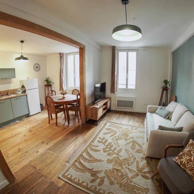 Le Montarrouye Appartement pour 2 à 6 personnes - Three-Bedroom Premium Apartment - 1