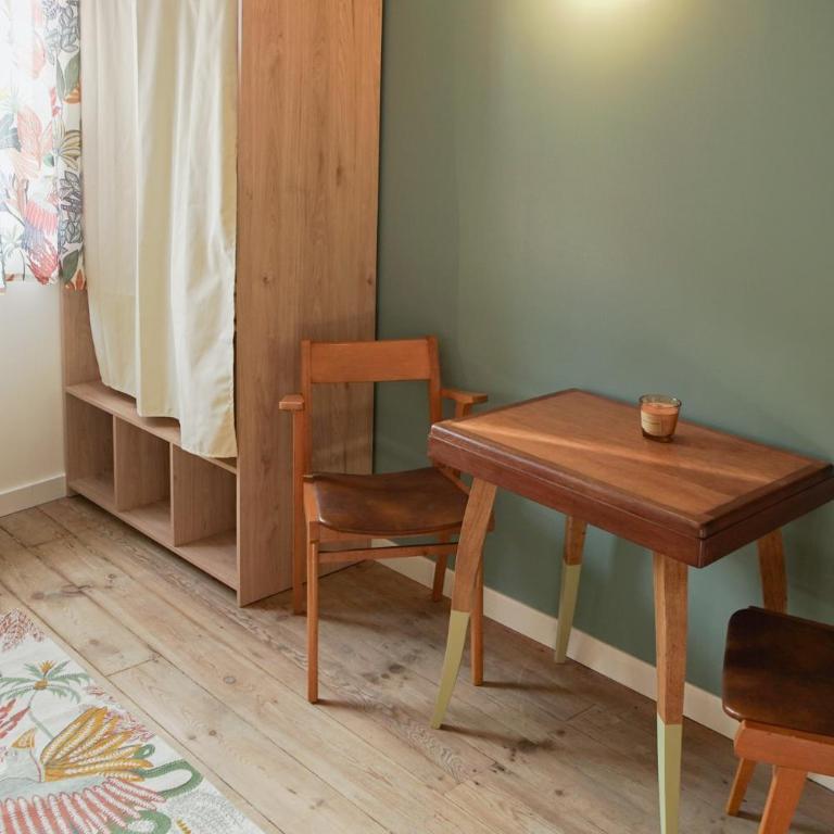 Le Montarrouye Appartement pour 2 à 6 personnes - Three-Bedroom Premium Apartment - 12