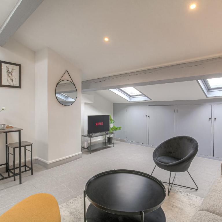 Le Cléret, Studio douillet sous les toits - Apartment mit 1 Schlafzimmer - 3