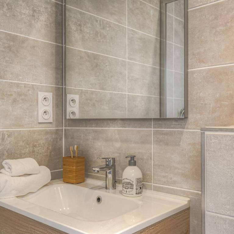 Le Cléret, Studio douillet sous les toits - Apartment mit 1 Schlafzimmer - 14