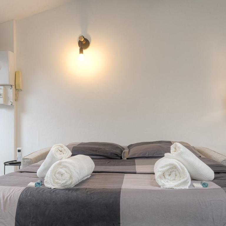 Le Cléret, Studio douillet sous les toits - Apartment mit 1 Schlafzimmer - 5