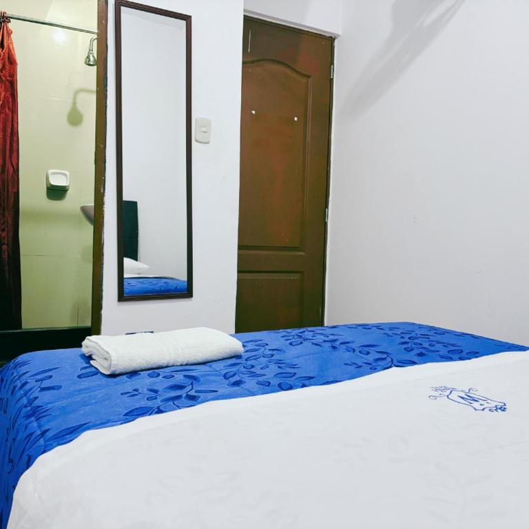 Hostal Wan Ka Trujillo - Double Room with Private Bathroom - 1
