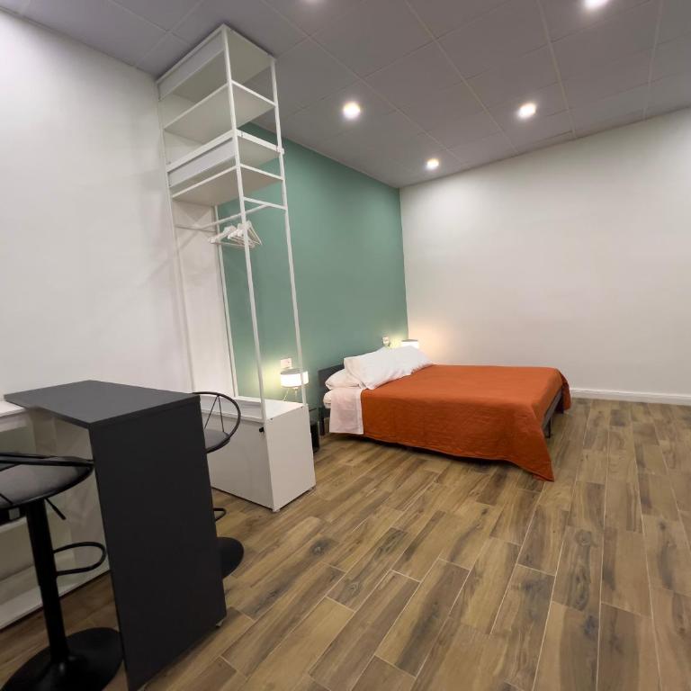 Aura apartments Napoli - Camera Tripla con Bagno Privato - 6
