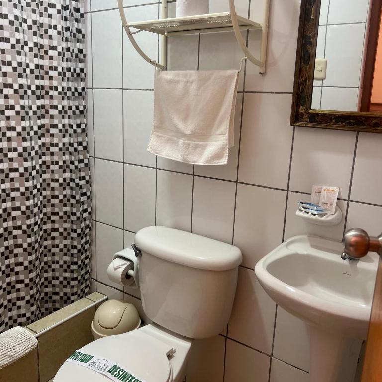 Hotel El Huacachinero- Hotel Familiar - Basic Twin Room - 4