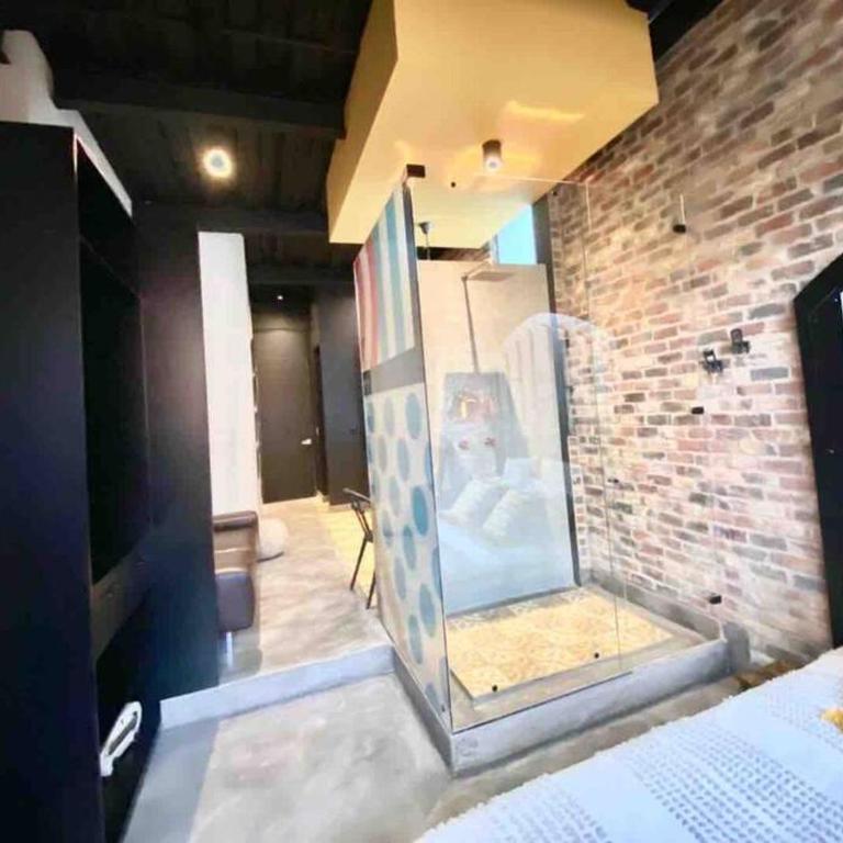 Unique Loft Design, Zona G with View Garden - One-Bedroom Apartment - 15