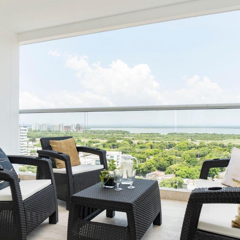 Suite moderna con WiFi rápido, balcón y vista CB1432 - Queen Suite - 1