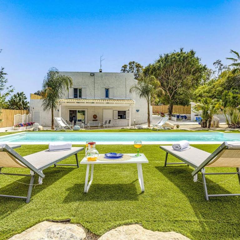 Villa Mediterraneo by Villa Plus - Villa - 4