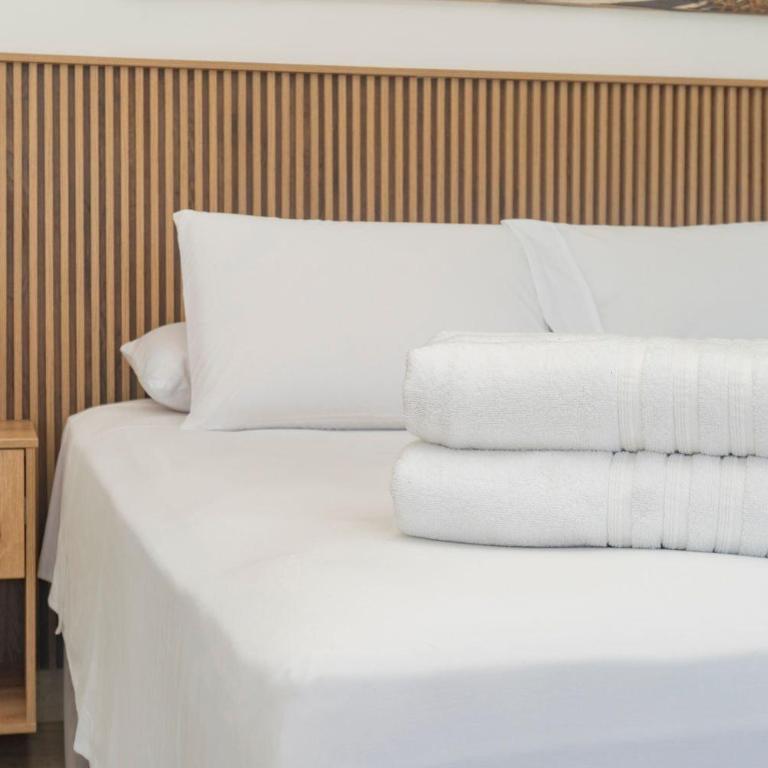 CB1429 Suite Vista 180º Aeropuerto y Mar en Crespo - Suite con cama grande - 8