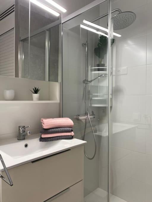 La Margarita Beach Apartment, Club Tropicana - One-Bedroom Apartment - 31