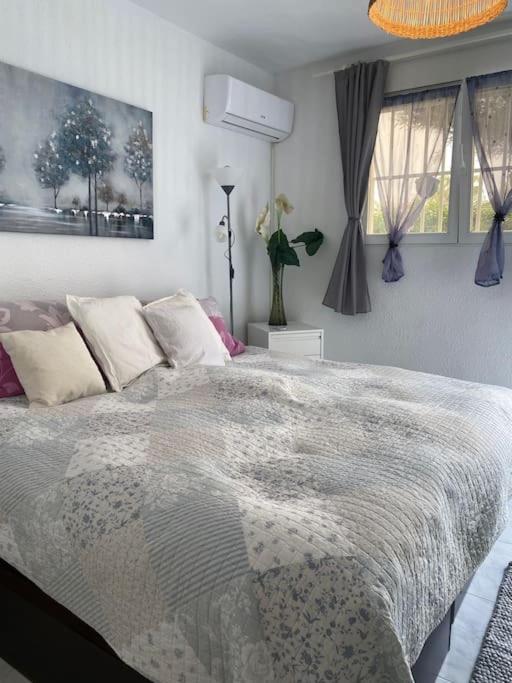 La Margarita Beach Apartment, Club Tropicana - One-Bedroom Apartment - 41