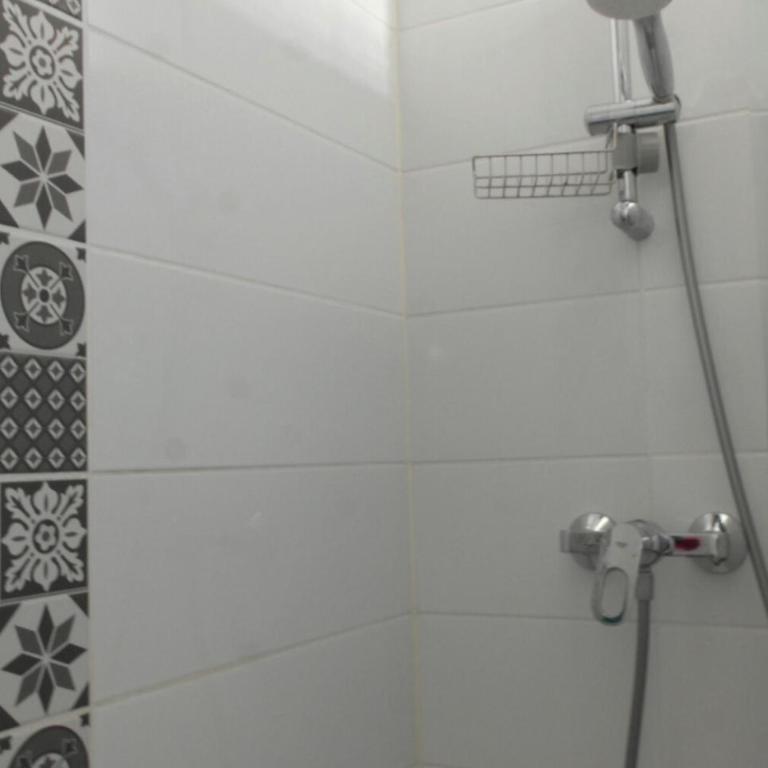 Vue dégagée et terrasse, studio 4 pers, piscine, parking, entre port et plage - Studio avec Terrasse - 12