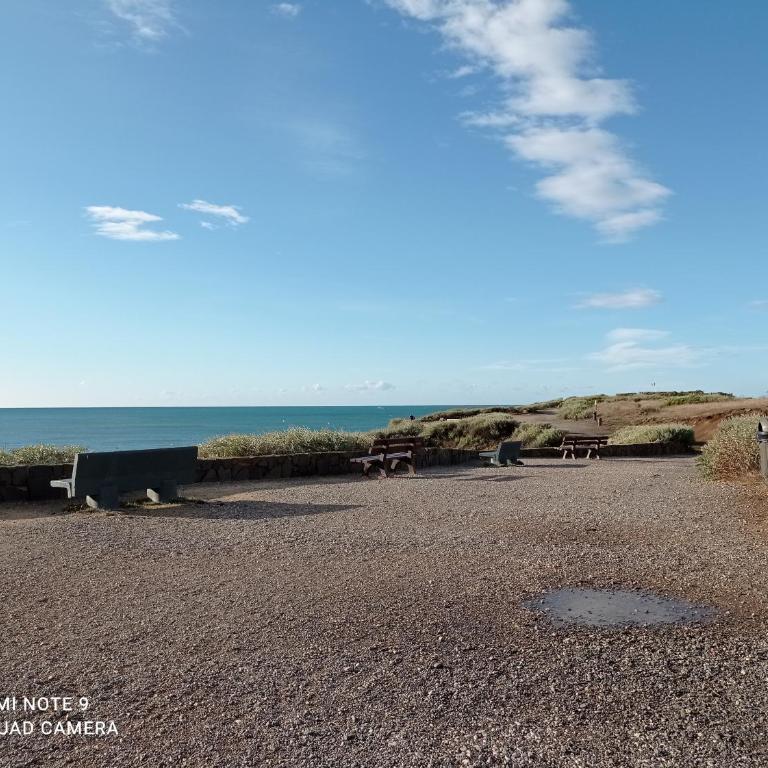 Vue dégagée et terrasse, studio 4 pers, piscine, parking, entre port et plage - Studio avec Terrasse - 19