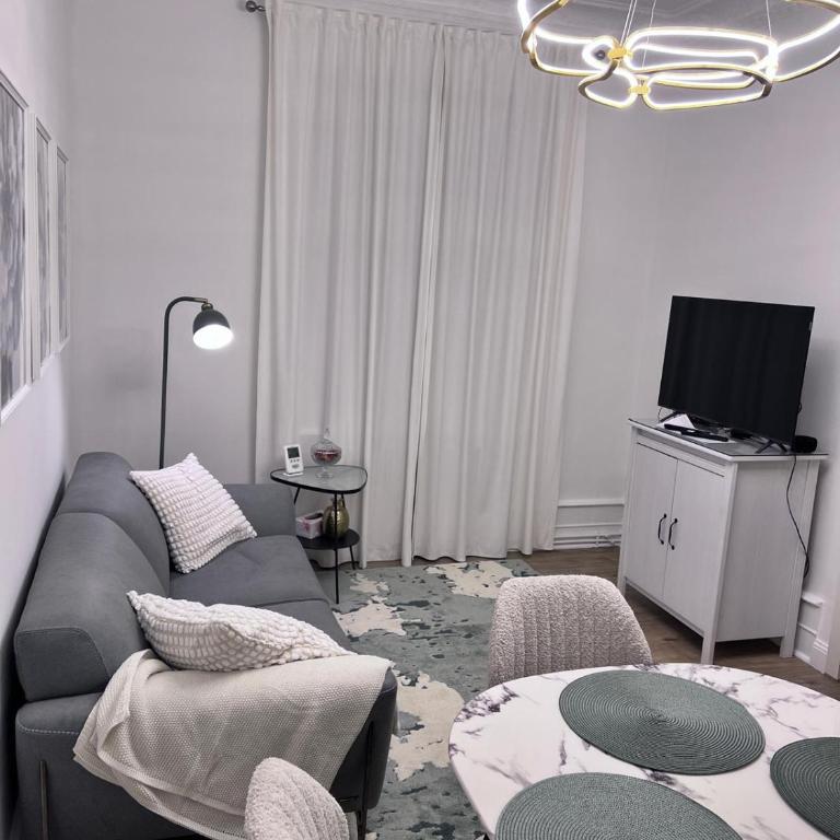 Le Rapp 6, Appartement de Standing 3 chambres, 7 personnes &1 bébé, Cosy et familial ultra équipé Emplacement Idéal proche Gare Centre ville Marchés de Noël Quartier Tribunal Contades - Three-Bedroom Apartment - 8