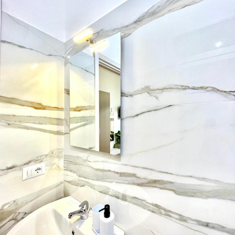BAM BAM TIBURTINA Guesthouse - Double Room with Private Bathroom - 18