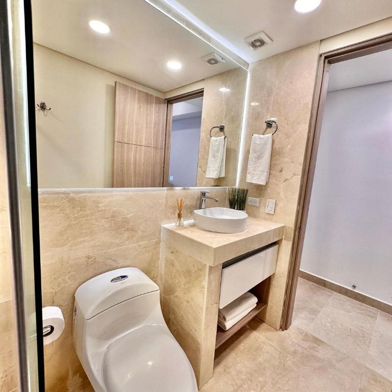 CB1445 Nueva Lujosa Suite Piso14-Vista Increible - Suite con cama grande - 11