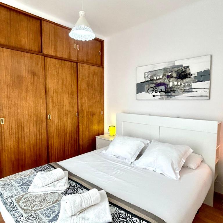 Apartment carrer d'Olesa - Three-Bedroom Apartment - 13