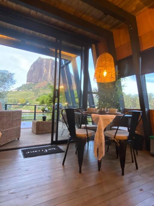 Stunning lakefront retreat, breathtaking views - One-Bedroom Chalet - 11