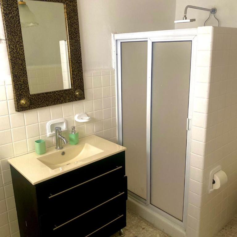 Luna Menguante - Standard Double Room with Shared Bathroom - 7
