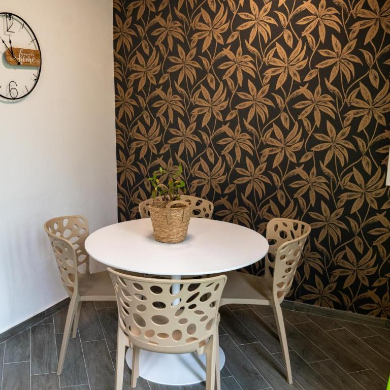 Intero Appartamento con Vasca Idromassaggio e Solarium - Villa Ciaculli - Suite con Vasca Idromassaggio - 3