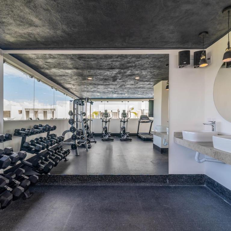 1 BD Suite with Private Balcony, Rooftop Pool, Gym - Apartment - 38