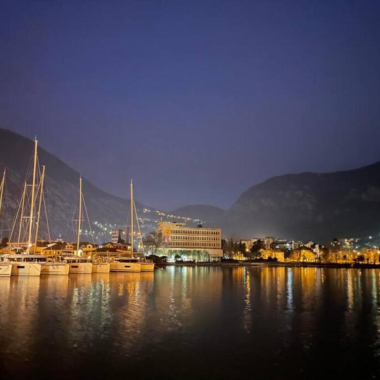 Super Cute Home With Sea & Montain View, Pool, Sauna, HotTube, Steaming, Gym, Garden and More - One-Bedroom Apartment - 67