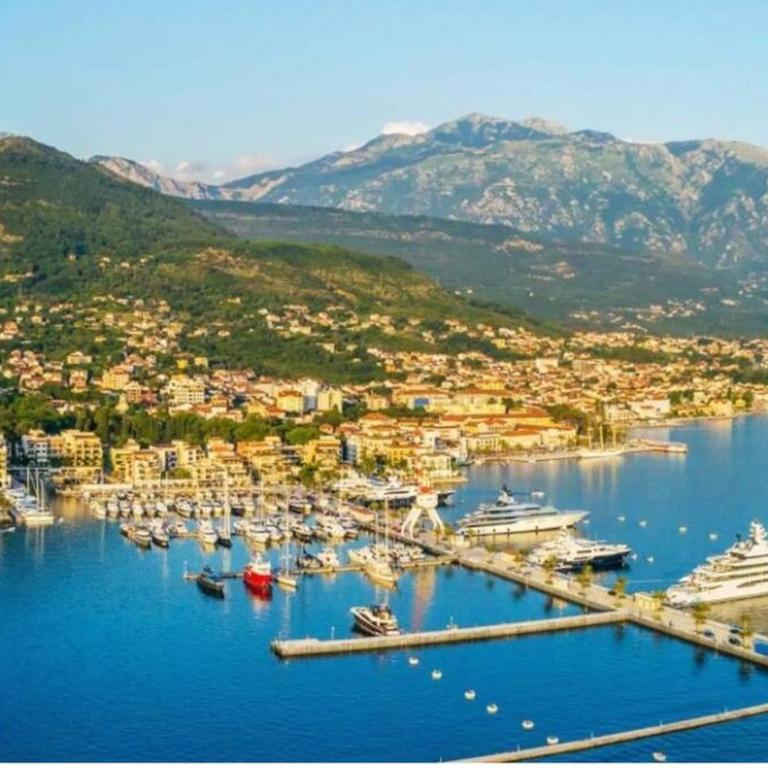 Super Cute Home With Sea & Montain View, Pool, Sauna, HotTube, Steaming, Gym, Garden and More - One-Bedroom Apartment - 69