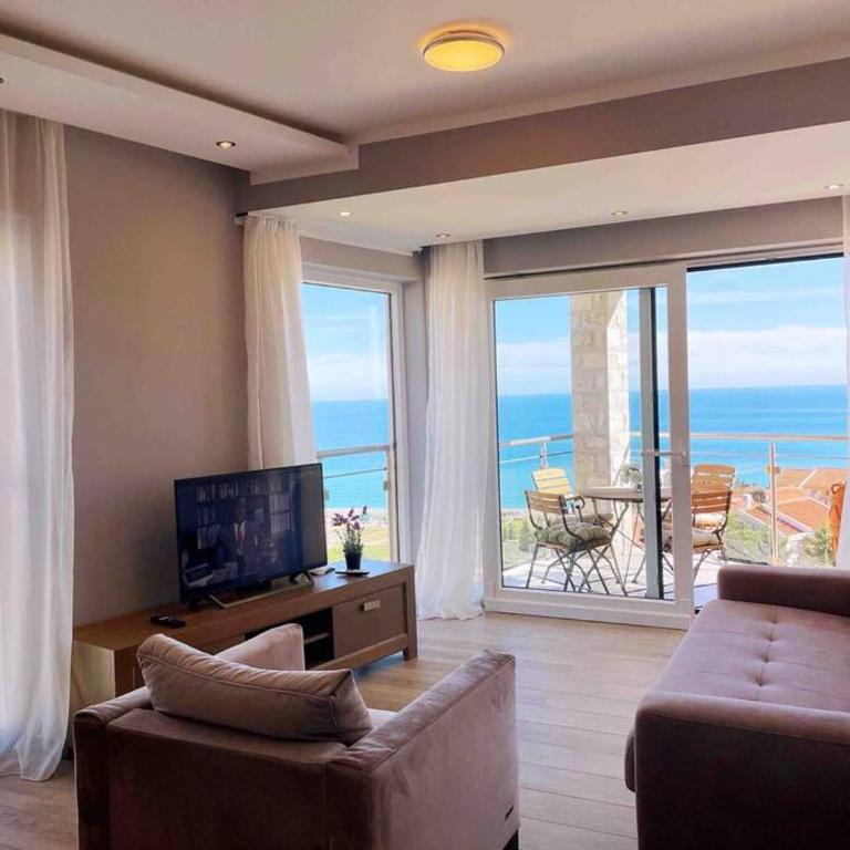 Super Cute Home With Sea & Montain View, Pool, Sauna, HotTube, Steaming, Gym, Garden and More - One-Bedroom Apartment - 73